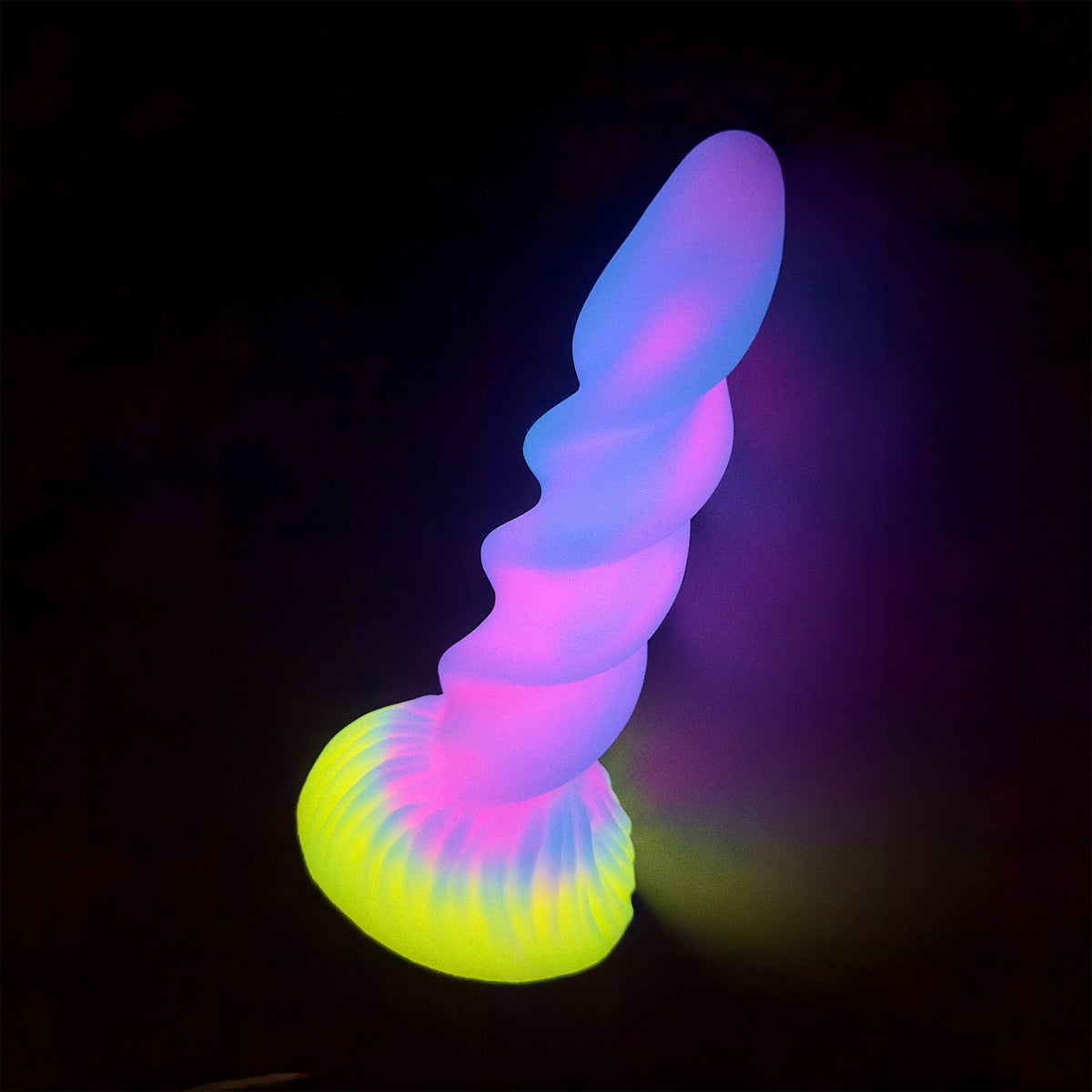 Gode Lumineux Fantasy Nervuré en Silicone 21 cm